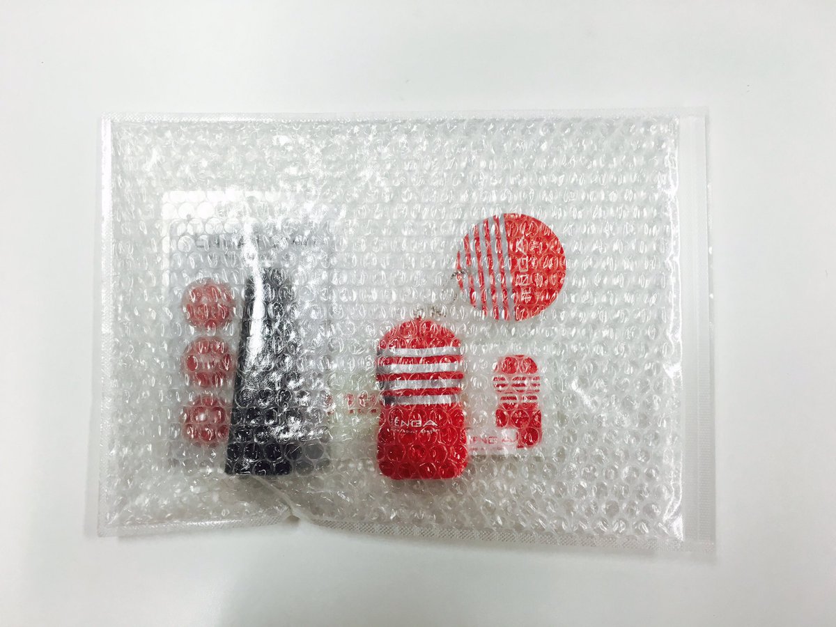 TENGA_PR's tweet photo. あけましておめでとうございます。新年一発目のTENGAプレゼントは、「TENGA指人形&amp;TENGA Δ」です！

中身がわかる透明な封筒に入れてお送りしますので、中身がわかって安心ですね！

当アカンウトをフォローし、このツイートをRTすれば応募完了です！ https://t.co/0ZENVocS5t