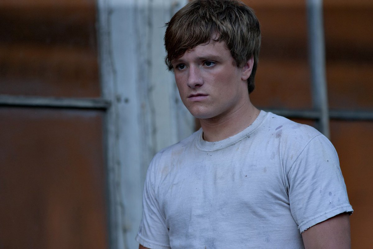 JogosVorazesBRA's tweet photo. A carinha do Peeta vendo a Katniss... IMAGINA SE TIVESSEM USADO CRIANΓAS PARA ESSA CENA! Γ_Γ #BoyWithTheBread https://t.co/gm7JaidKsF