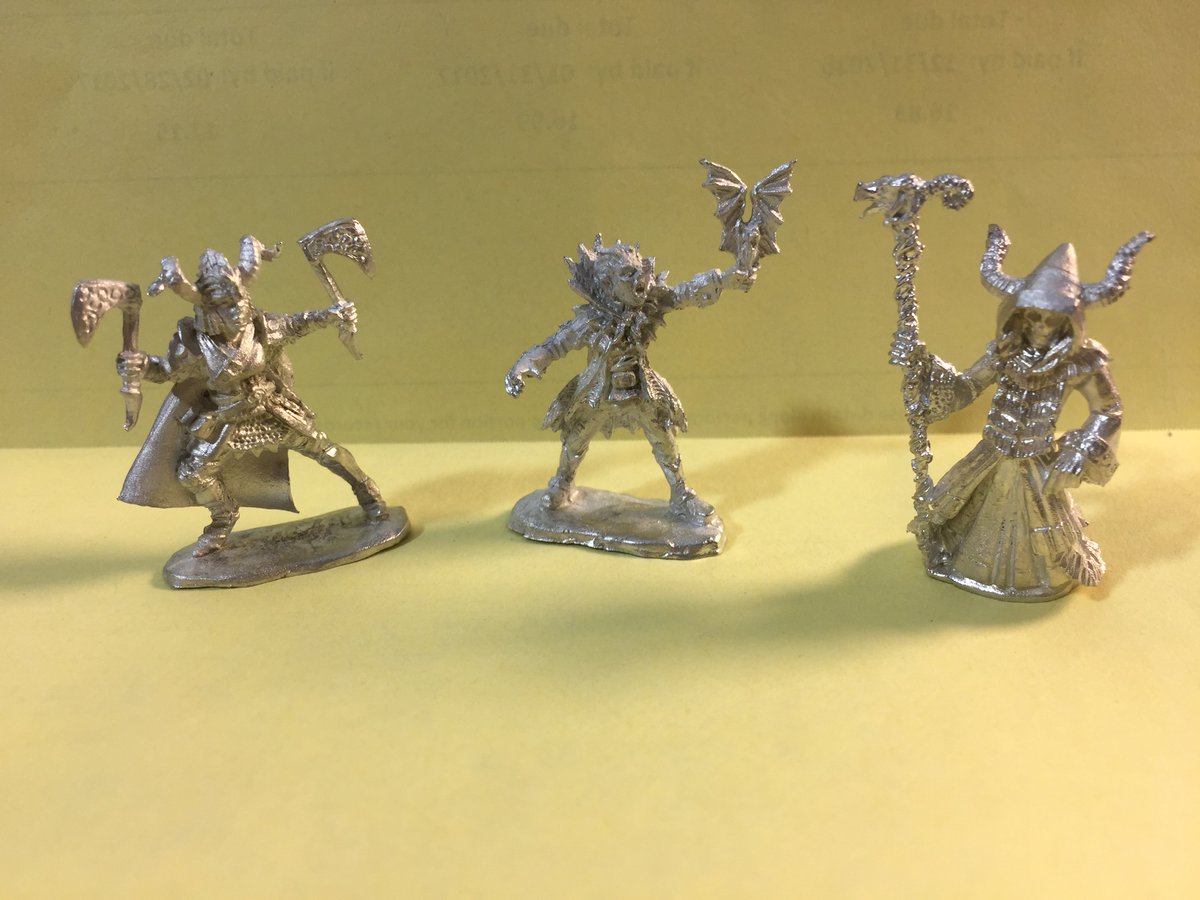 5thWallMinis's tweet photo. The first three miniatures are in hand for painting: Rosario Badaxe, Vampire Lord, and Dire Anna, Lich Priestess. #5thWall #EffinCoolMinis https://t.co/DDSAQla4ww