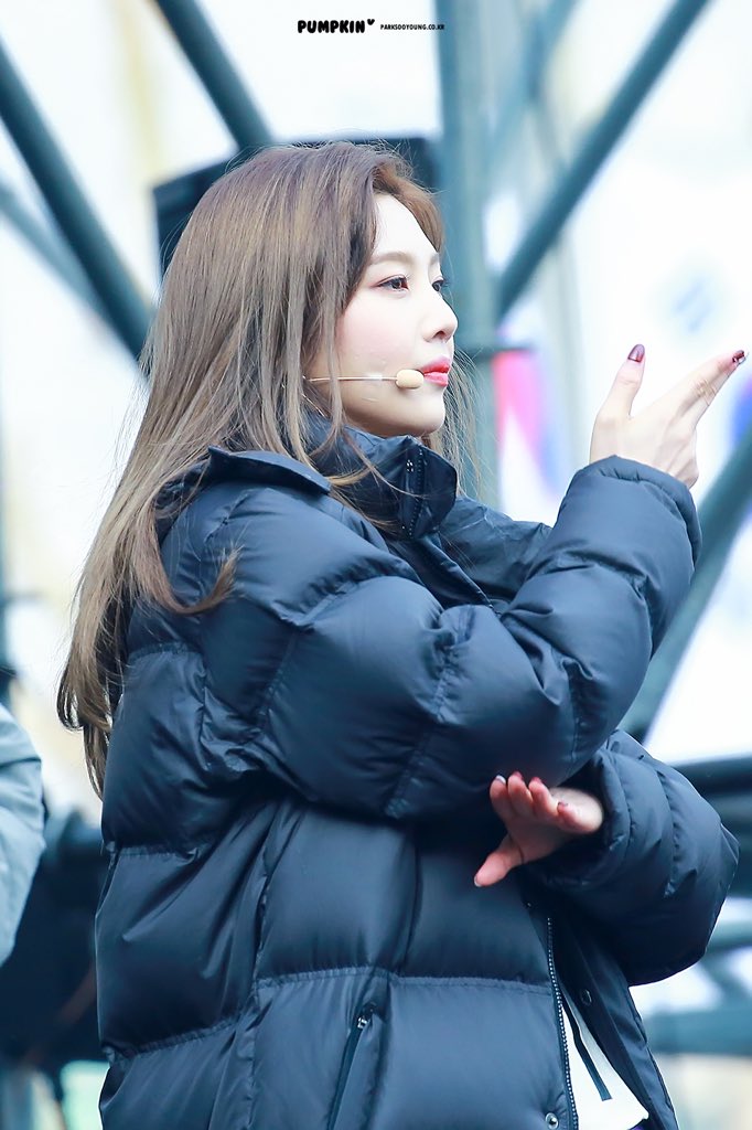 Pumpkin960903's tweet photo. ///////////::::::: 161231 리허설 #조이 🙆💚🐥 보고싶었어💚👀😭😾 https://t.co/JrPGF2TLVc