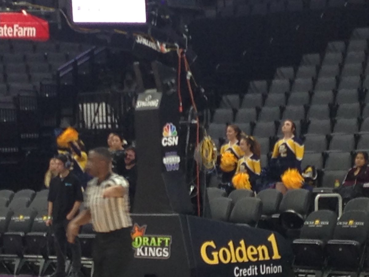 krodriguezvp's tweet photo. Boys' &amp; Girls' Varsity BBall teams played tonight at the Golden 1 Center. The band &amp; cheerleaders came too! What a night for RCHS! https://t.co/LE5VS1bCCj