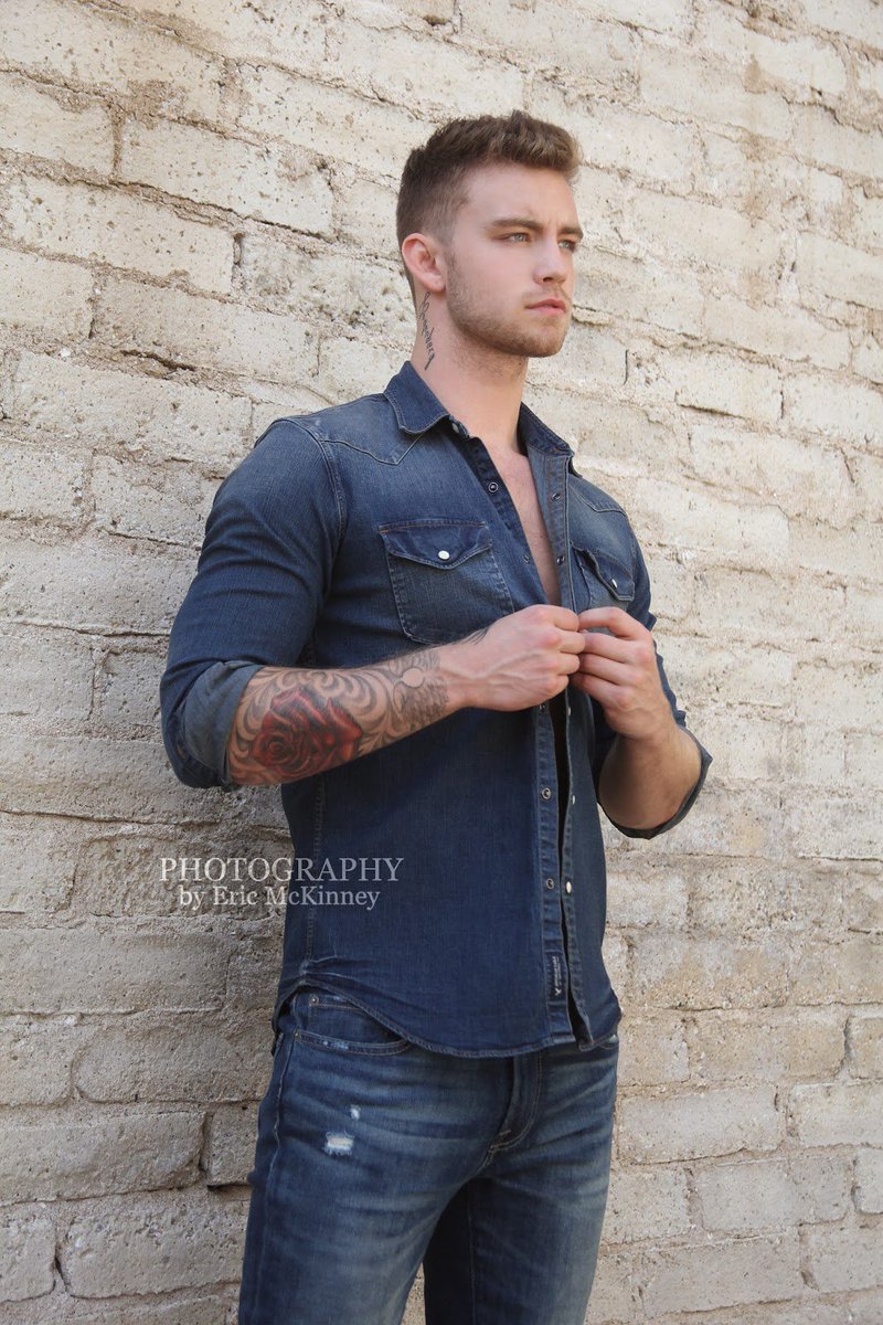 Andre_und_Dave's tweet photo. Dustin McNeer https://t.co/e5VpHxccJI