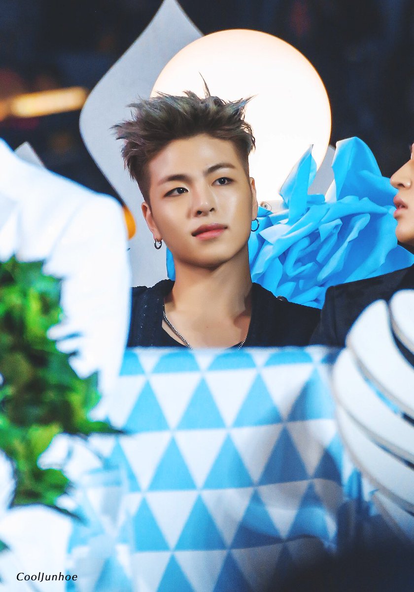 cool_junhoe's tweet photo. #아이콘 #iKON #구준회 우리 왕자님👑 https://t.co/XSNce5ianL