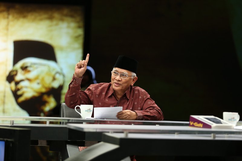 “Keyakinan itu memperkuat orang, kalo msh takut itu namanya belum yakin”<a href="/gusmusgusmu/">A. Mustofa Bisri</a>|MENYALAKAN INDONESIA| mlm ini, pk 20.05 WIB <a href="/Metro_TV/">METRO TV</a>
