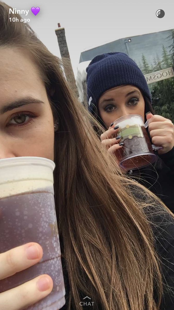 _katieemarie_'s tweet photo. Today was a great day with the bestie #firstbutterbeer https://t.co/6IXPnwSq9l