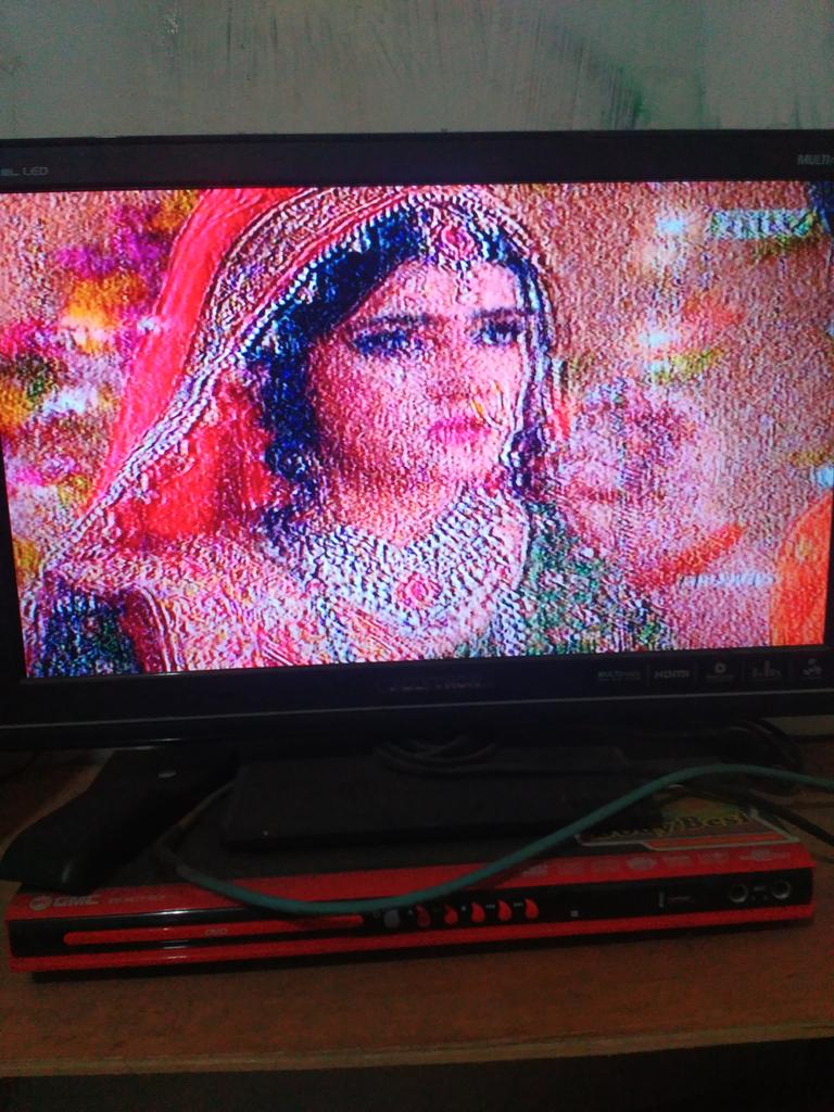 amoriza_cute's tweet photo. Bihan : kita menikah dgn disaksikan api, bihan menyiram air ke api suci. Shankara kaget. #THAPKI155 https://t.co/fAjEHqbicU