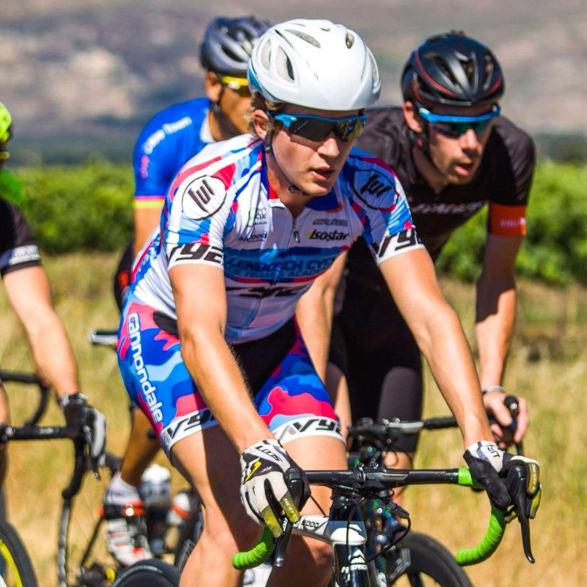 ImbukoTypeDEV's tweet photo. @glover166 &amp; @BradGouveris kick off the racing season today in PE with 3 days of crits! https://t.co/OtJoMqUAxQ