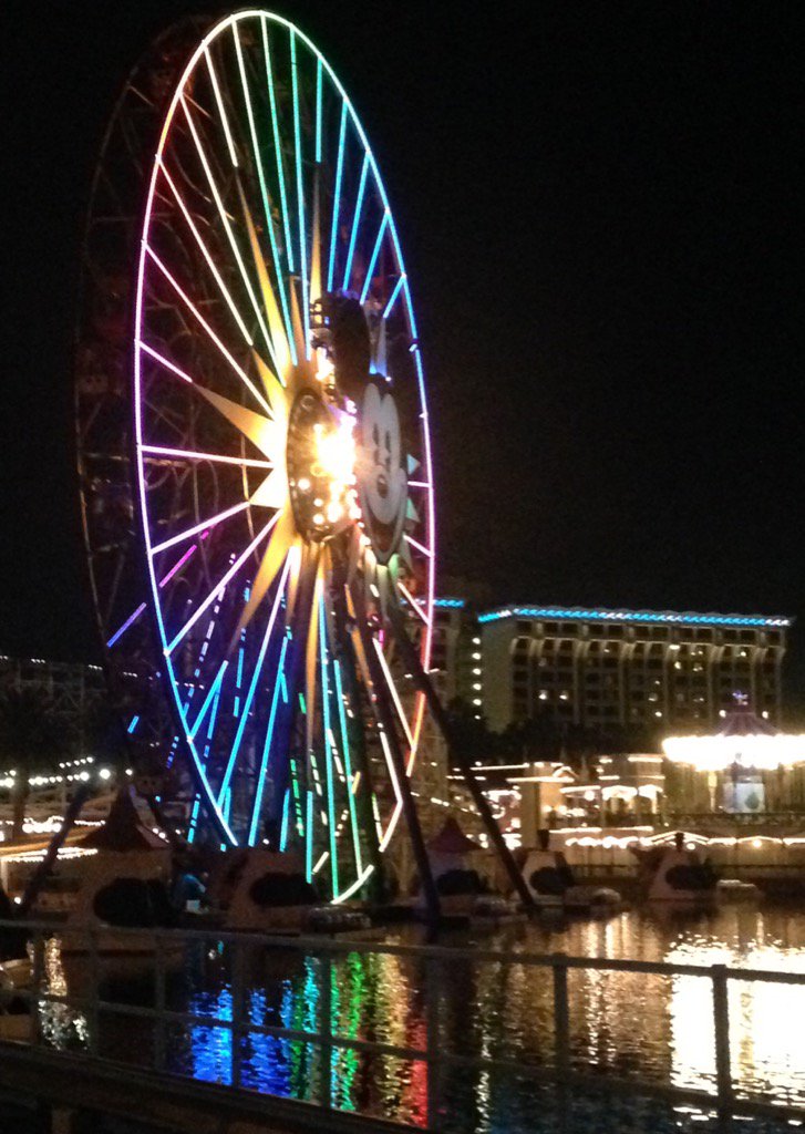 LombardLoyLand's tweet image. The fishing was terrible tonight @DisneylandToday #FunReel