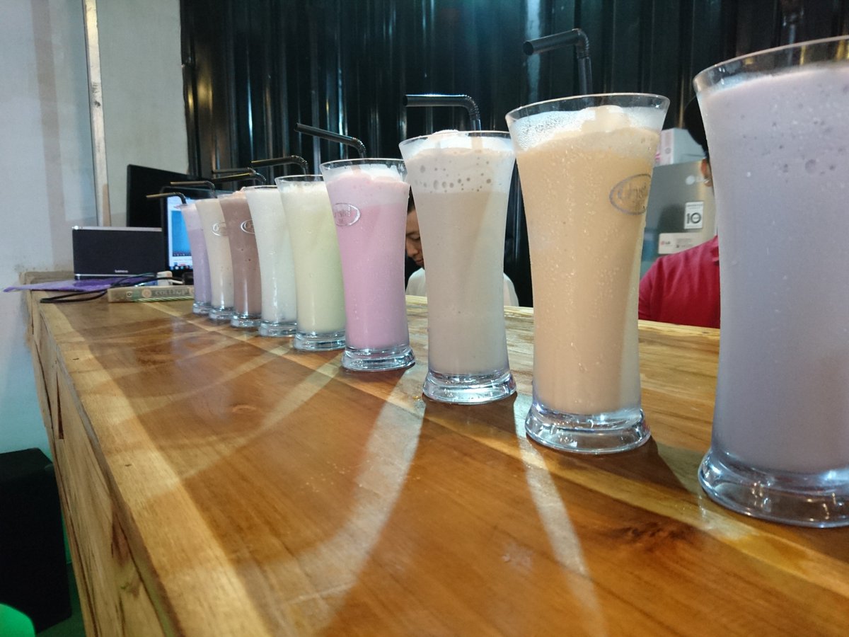 Milkshake dgn berbagai rasa... bikin nongki kalian makin asik 😁😁😁 <a href="/CangkrukanJBR/">Mas Cang.. || Teman Semejamu ||</a> <a href="/mahasiswajember/">Mahasiswa Jember</a> <a href="/persma_jember/">Pers Mahasiswa Jember</a> @JemberEvent <a href="/jemberbanget/">JemberBanget</a>