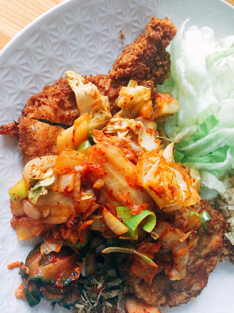BBdays_b's tweet photo. 김치야채소스와 함께, #돈까스 타임!!
https://t.co/X1YSEJibKk https://t.co/8JiypBFUeW