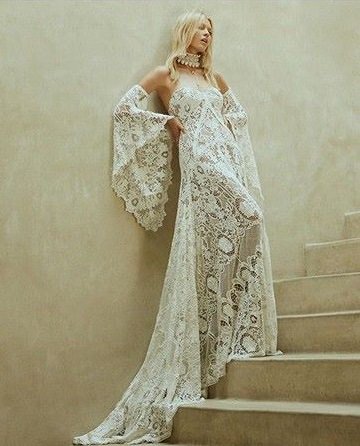 marie_dott's tweet photo. La leggerezza del pizzo e la sensualità delle trasparenze rendono questo abito magnifico per un Wedding Beach, matrimonio in spiaggia! https://t.co/zvKMdIJlHP