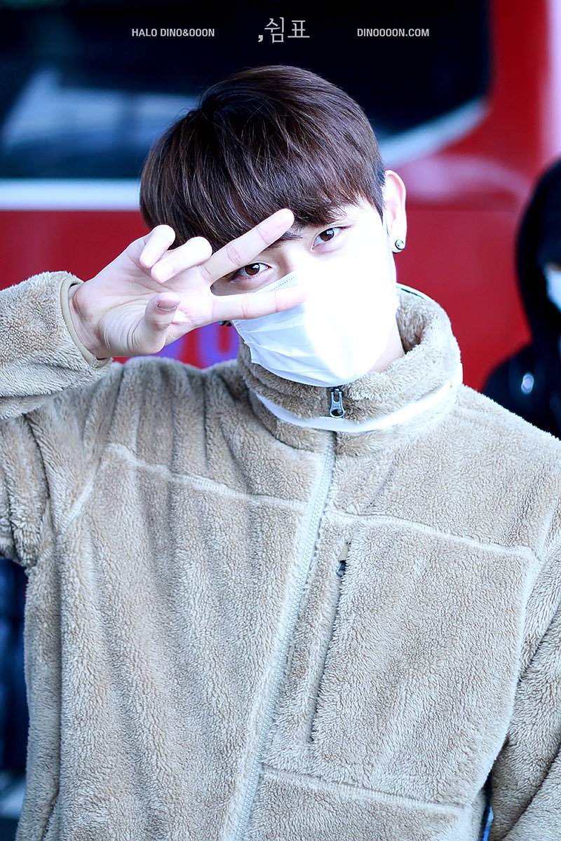 dinoooon's tweet photo. 170101 인천공항
#HALO #DINO #OOON #헤일로 #디노 #오운
수정해서 재업로드 하는건 안비밀ㅎㅎ 좋은건 두번세번 보는거랬으니까😉
@HelloHALO_
https://t.co/ZHmCJxr9BE
https://t.co/b5CQTwFcMC https://t.co/WX9gV37frG