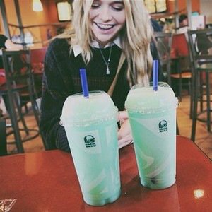 acaciabot's tweet photo. people keep growing up☕️ https://t.co/dtvRyrXdCz
