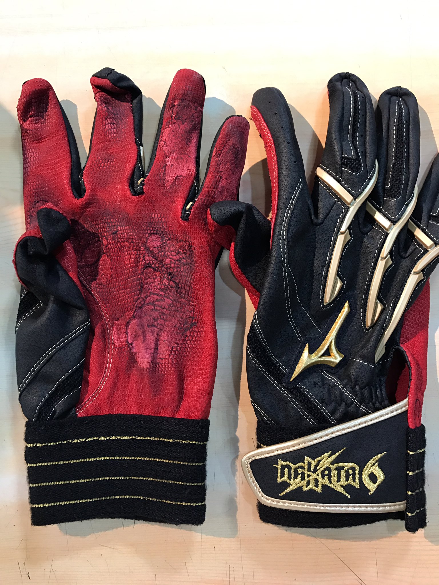 中田翔選手 実使用バッティンググローブ 2nd STAGE】アクトオリジナル