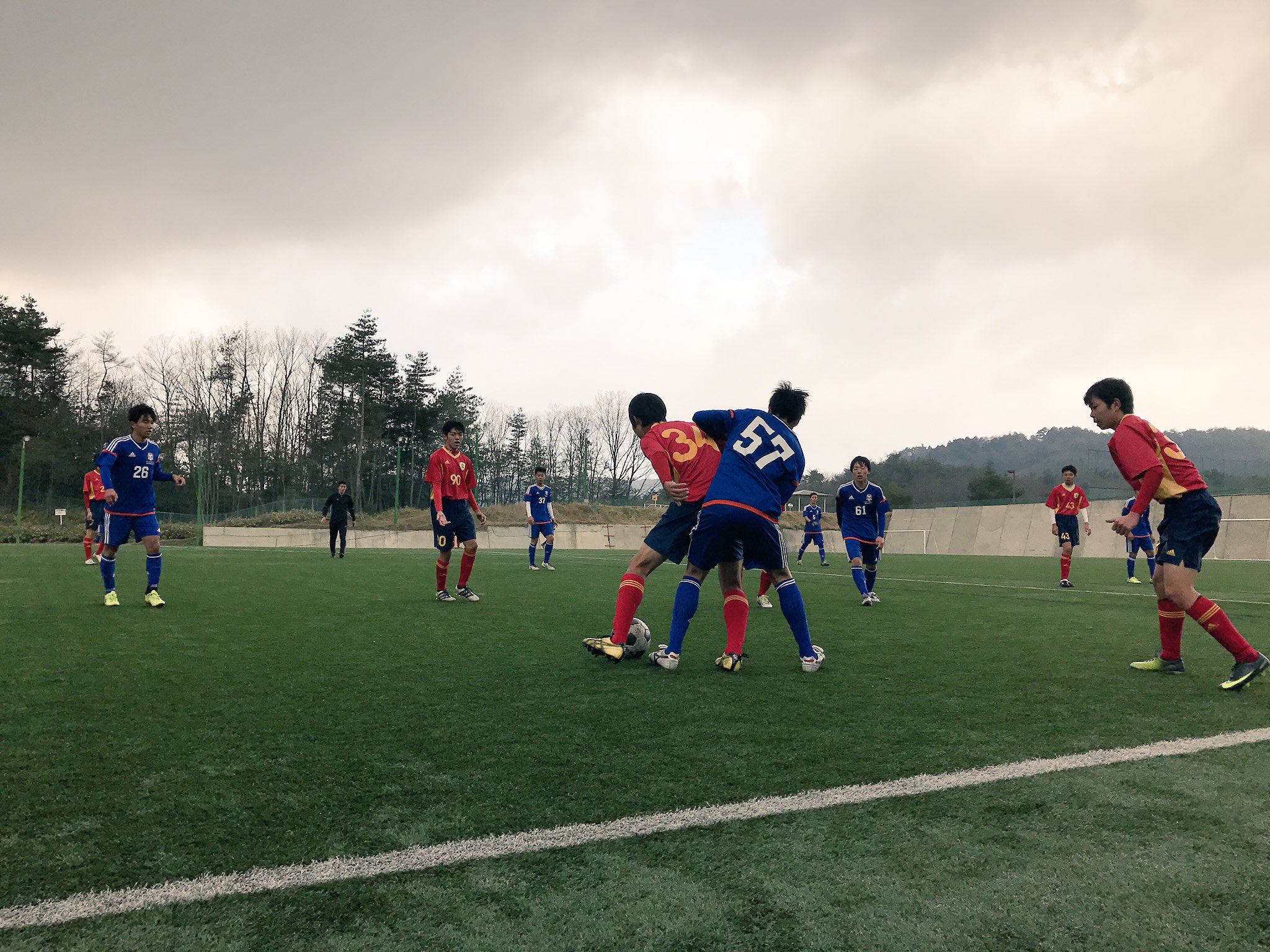 郡山高校サッカー部 公式 1 4 ニューイヤーサッカー17 郡山a 3 2 大商学園a 郡山b 0 0 大商学園b 郡山b 3 1 久御山b 郡山a 2 4 賢明学院a ボスコヴィラ第１ 第２グラウンド ありがとうございました T Co Nqj5pp1u8e Twitter