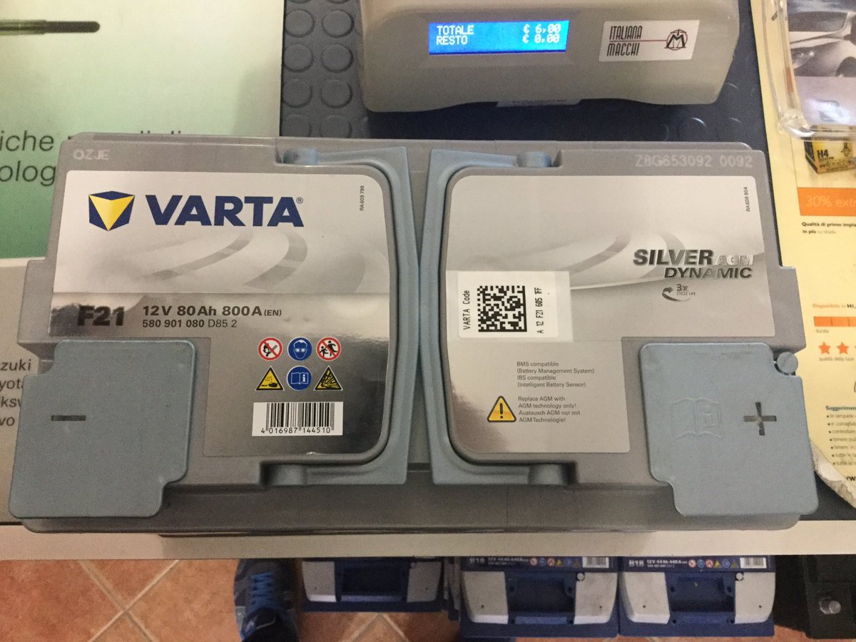 speedricambi2's tweet photo. Batteria 12V 80AH 800A Silver dynamic Agm disponibile tutta la gamma di batterie per auto varta AGM https://t.co/a9hqw20OsC