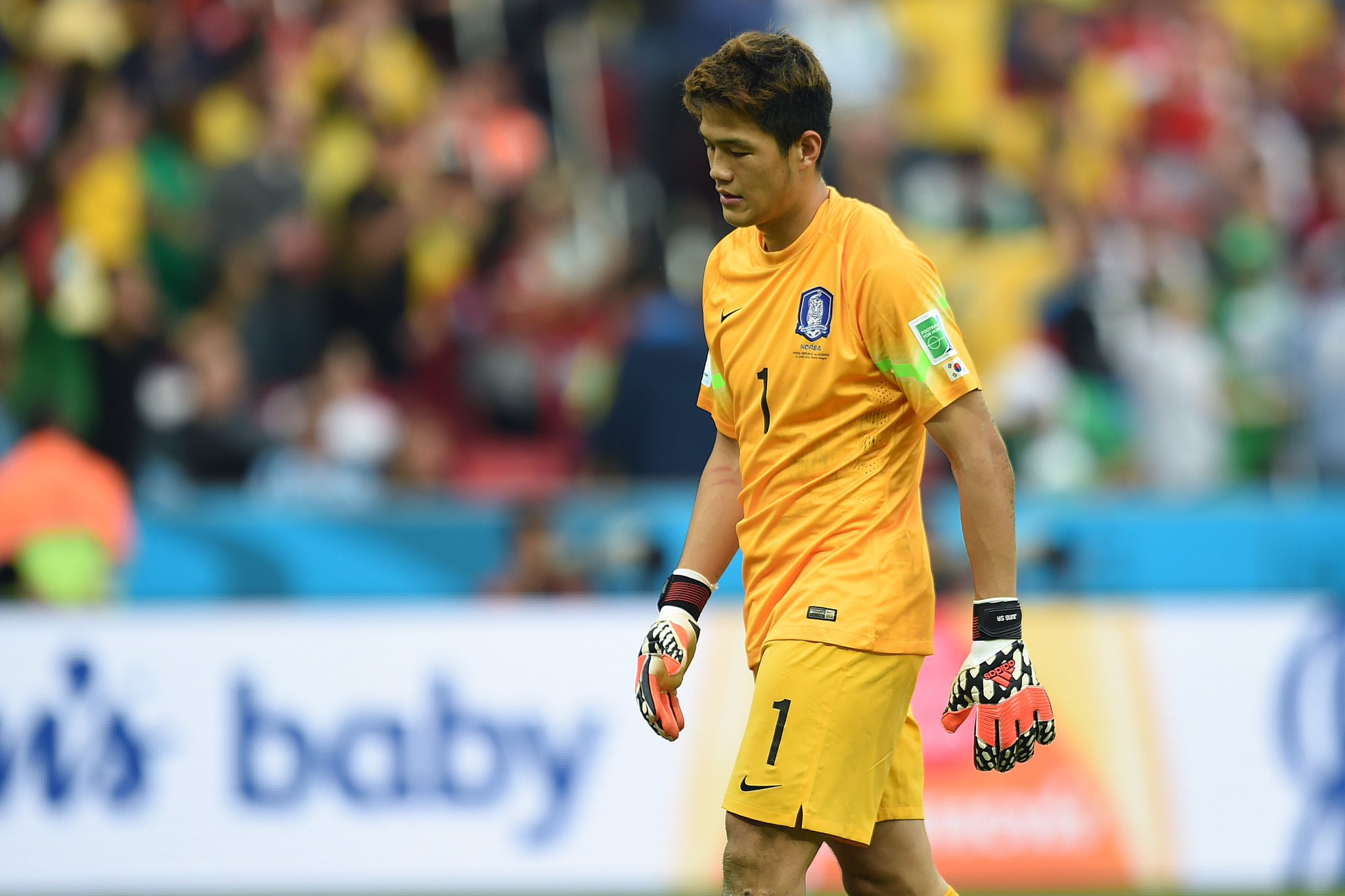 Happy birthday to Jung Sung-ryong. The goalkeeper turns 32 today!    