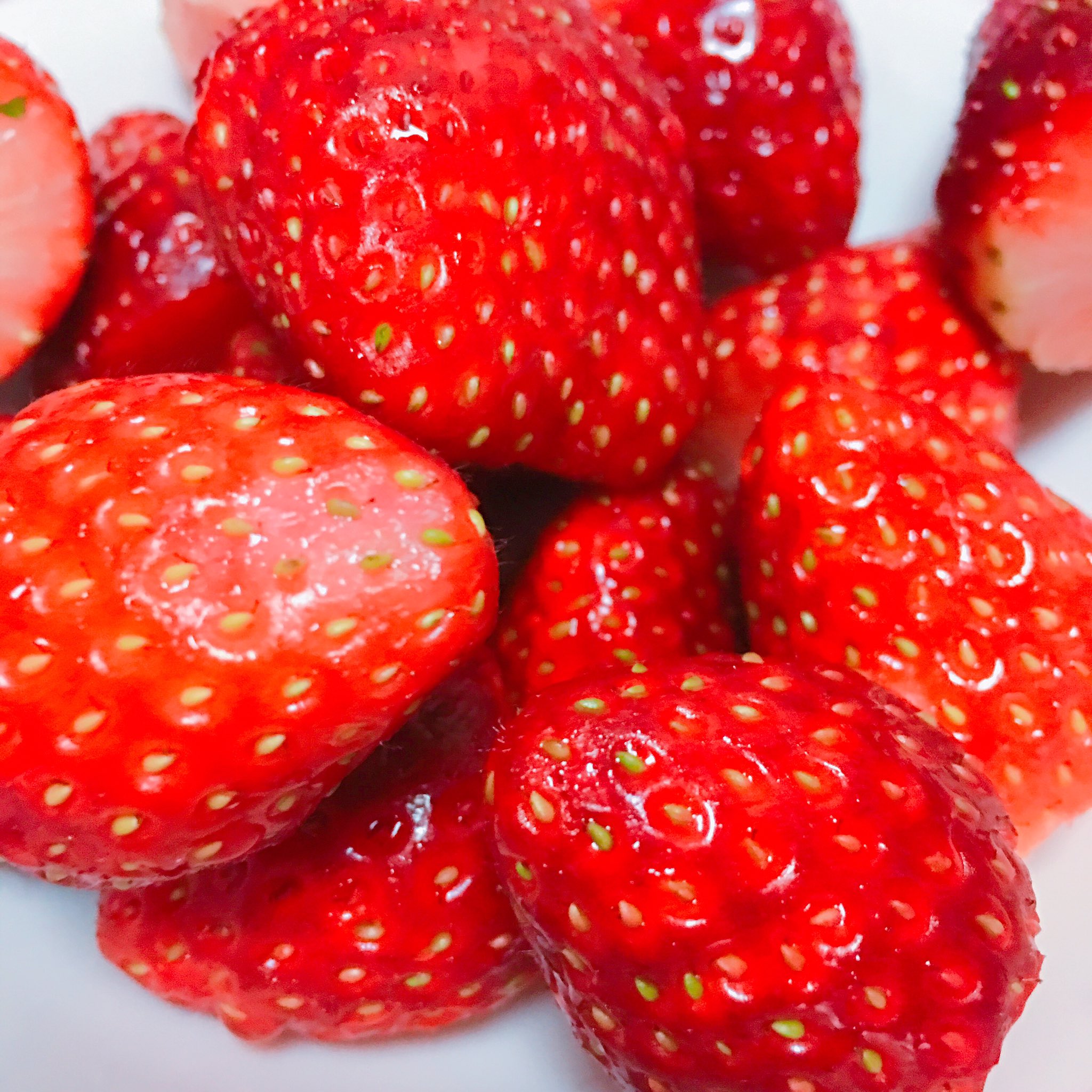 日比美思 今日は少し風邪気味なので 今からお薬飲んで苺食べてr 1ヨーグルト飲んでぐっすり眠ります 皆さんも最近色々流行っているので あったかくしてくださいね T Co E87lziwyxr Twitter