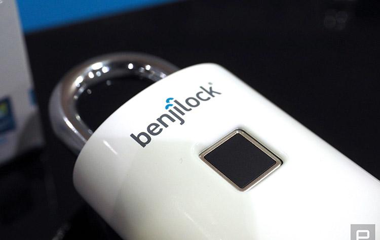 emruzonline's tweet image. قفل مبتنی بر اثرانگشت
#Fingerprint_Sensor #Gadget_CES_2017

 eonl.ir/1bi3