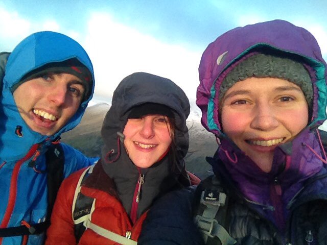 _annajgordon's tweet photo. Starting the year as i mean to go on! New Year's Day on Snowdon! #snowdon #summitselfie #yearofadventure https://t.co/DZULRvVfXa