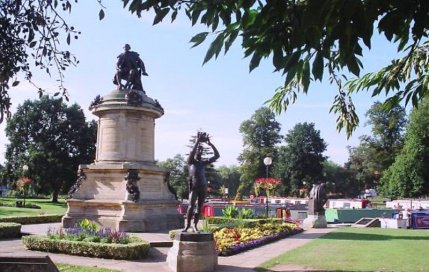 CWCHAMPIONS's tweet photo. Warwickshire's economy is set for a major boost during 2017 with an additional £10-15m expected https://t.co/r5nF6ya5XV https://t.co/7fx8jjthlG