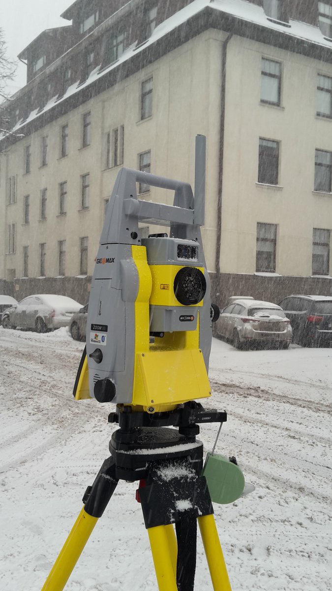 GeoMaxLatvia's tweet photo. Geomax Zoom 90 robotizētais tahimetrs spēj izsakot prizmu un mērīt arī nelabvēlīgos laikapstākļos! #GeomaxPositioning https://t.co/OiIkCgjfJR