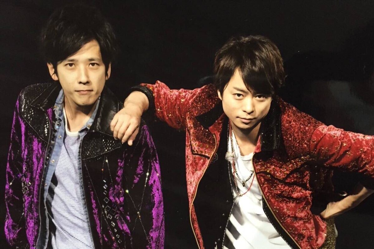 Satoshi_ara4's tweet photo. 立ち位置が反対で悔しい。💛❤️

※拾い画 https://t.co/mqrXiLG7TT