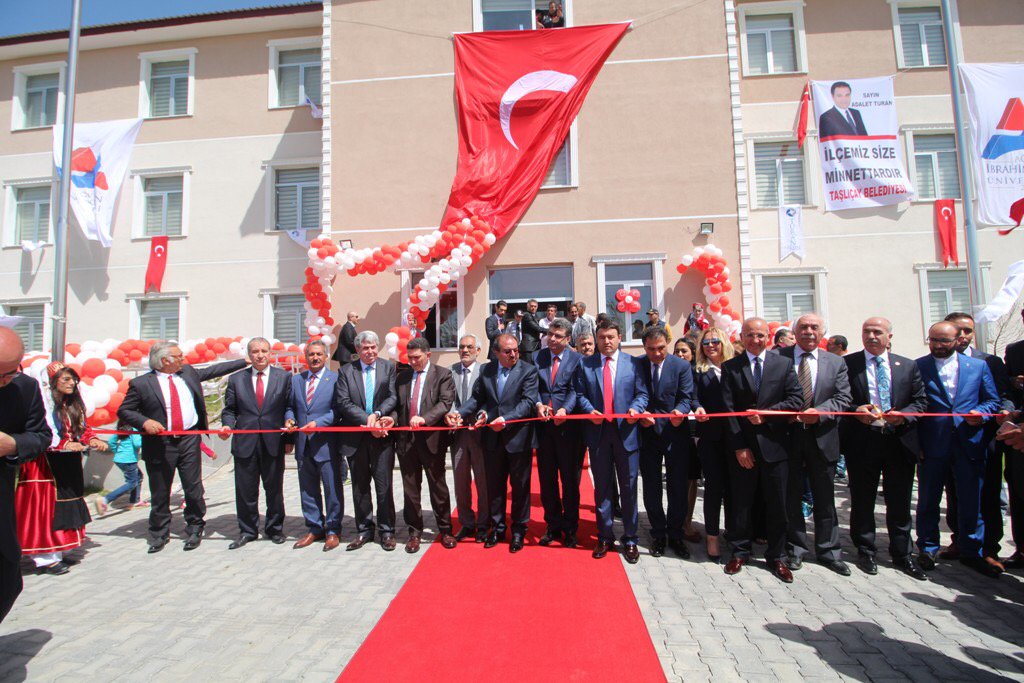 Rahmetli babacigum nur icinde yatsin hayrina yaptirdigimiz MYO egtim ogretim actik milletimize devletimize hayirli