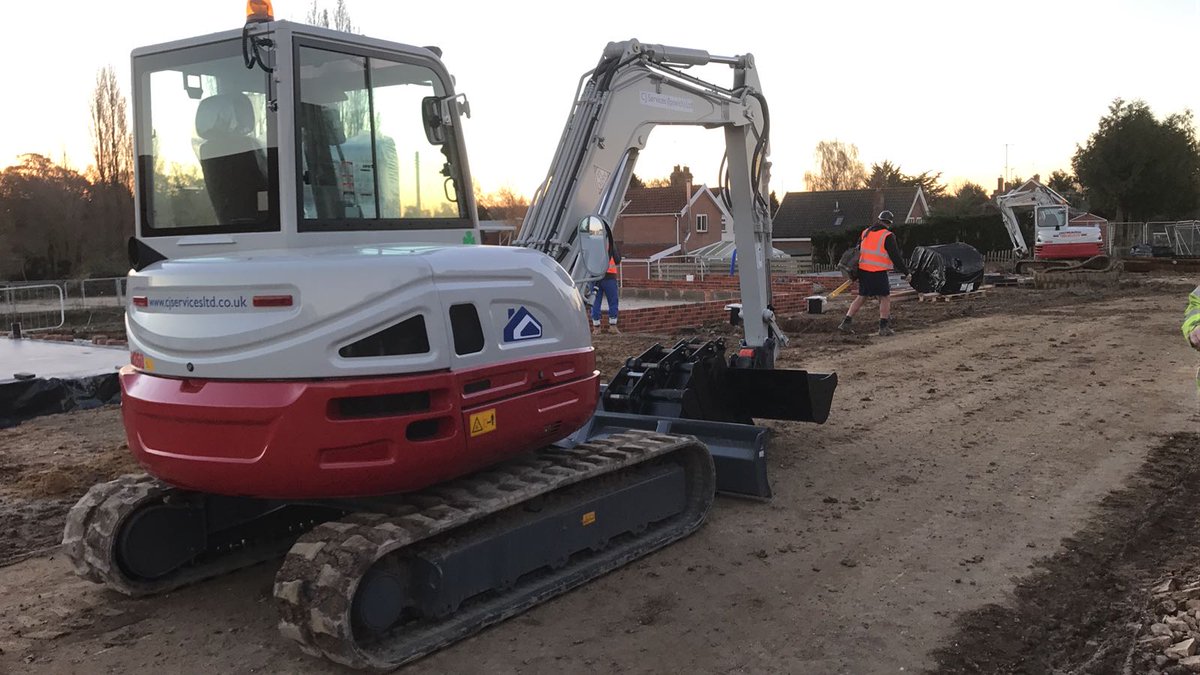 CJSERVICESLTD1's tweet photo. One of two new diggers we have! @mervynlambert thank you! 

#growingourfleet https://t.co/KQMGD7VbuU