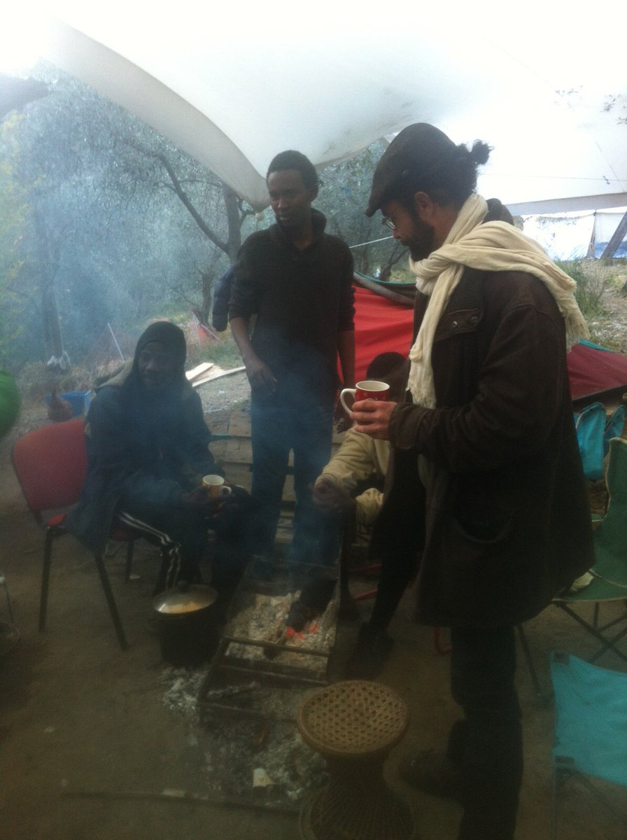 BoxSonsFr's tweet image. Juste 4 journalistes au plus près de Cédric Herrou #Roya depuis hier soir: @nytimes, @ZDF, @guardian et Hayati Basarslan pour #BoxSons