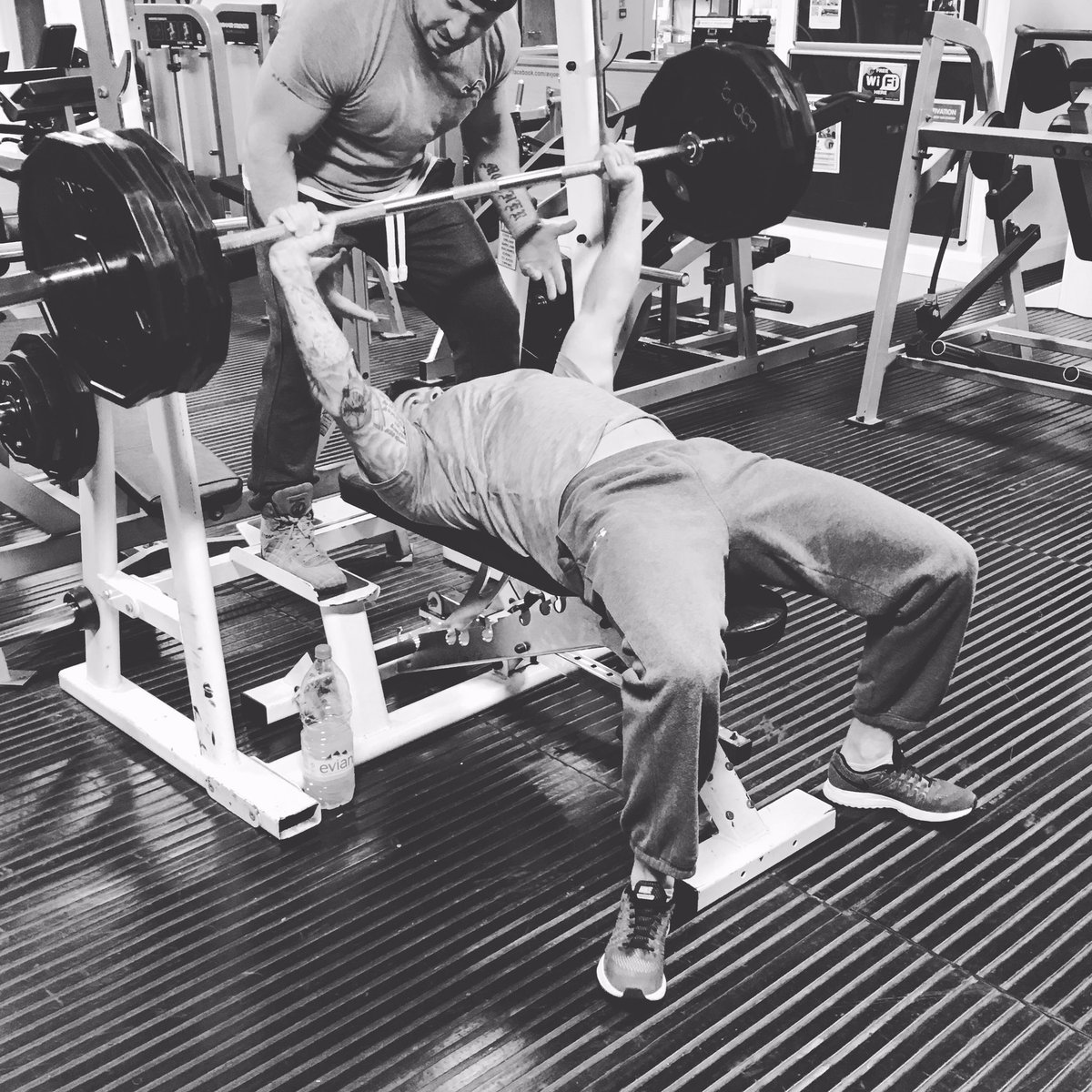 AJGymBroxbourne's tweet image. Not all heroes wear capes.  @Corporal_Jay  benching 140kg for reps. #averagejoes #gym #notsoaverage