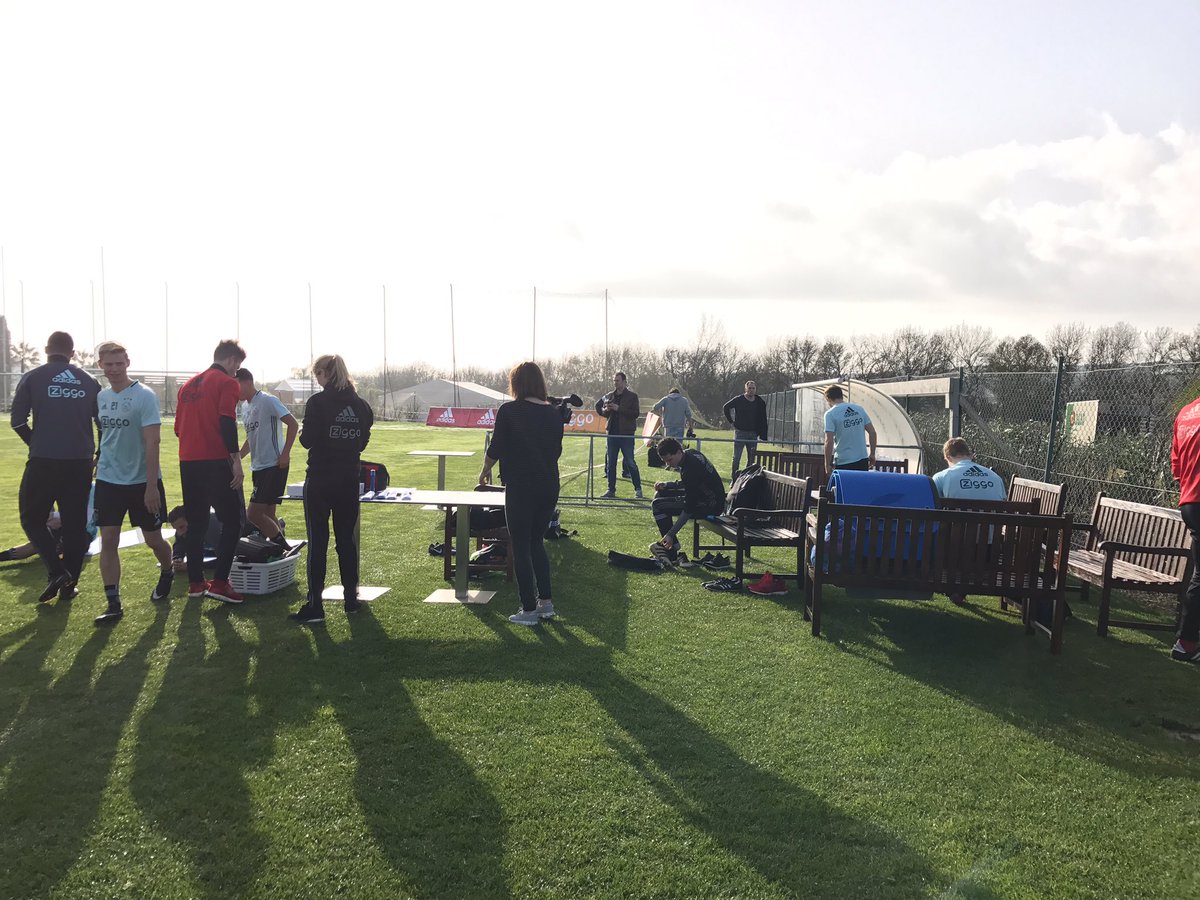 AFCAjax's tweet photo. Heerlijk zonnetje bij aanvang van de ochtendtraining in Alcantarilha! #trainingskamp ☀️🇵🇹 https://t.co/RmRqGT6rEy