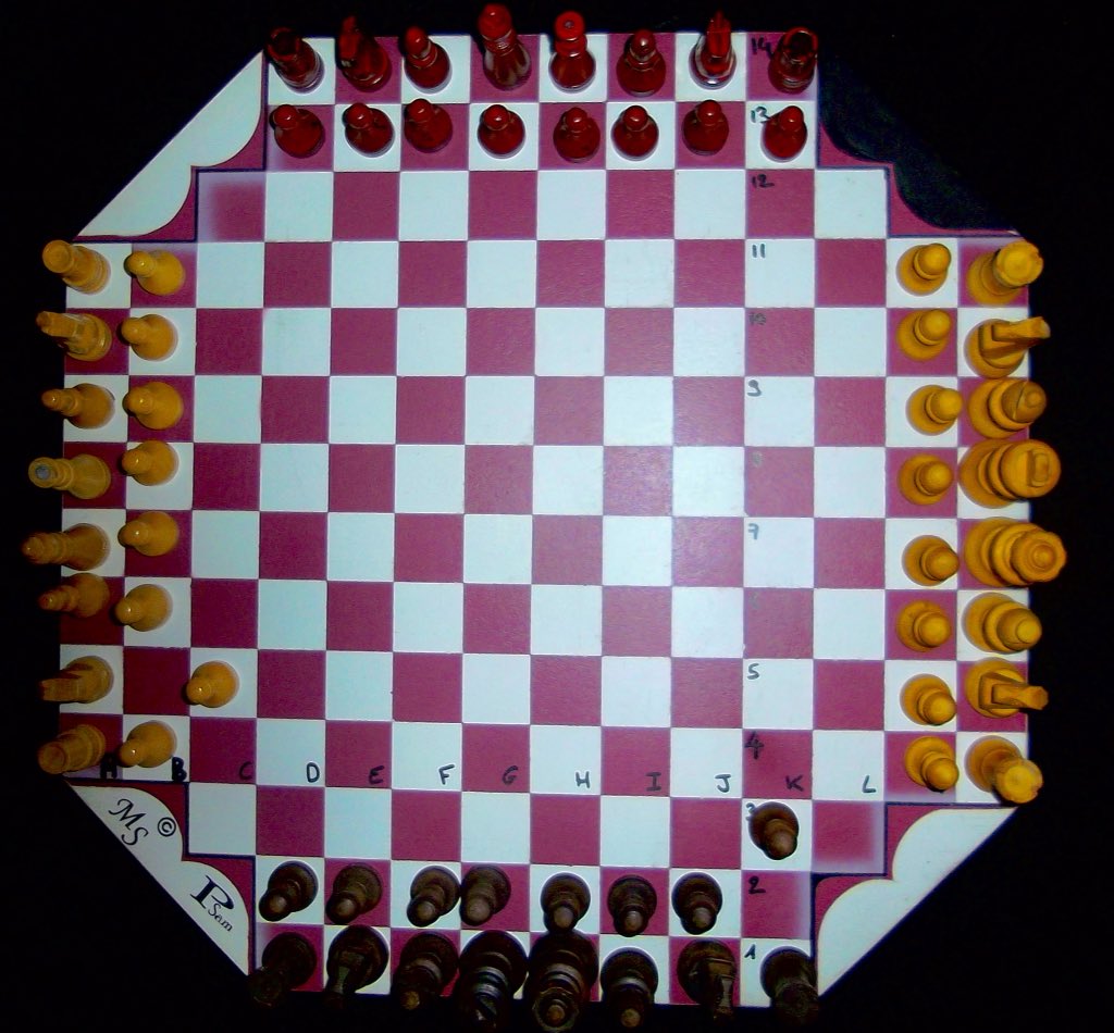 mickaelsauvaux's tweet image. propose your move for the red,
i report it on fb for the game with my friends,
we need a 3rd player or random&apos;s participation.
thank U.