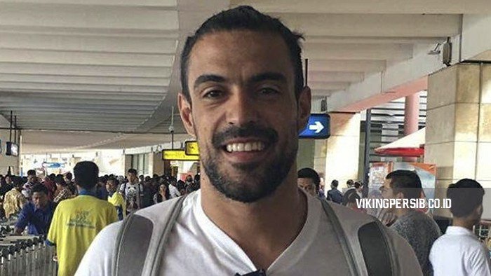 Alex Willian Sudah Tiba Di Indonesi, Besok Mulai Seleksi vikingpersib.co.id/2017/01/04/ale…