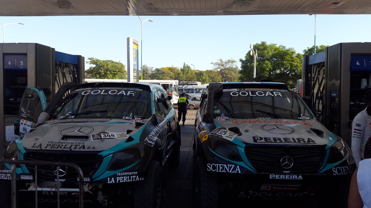 Las bestias desayunando para un día intenso 😊 #dejalotodo @ColcarRT <a href="/PITUSCHOLZ/">Sebastián "Pitu" Scholz</a> <a href="/patosilvasport/">Pato Silva</a> <a href="/soleCRT/">Sole Prieto</a>