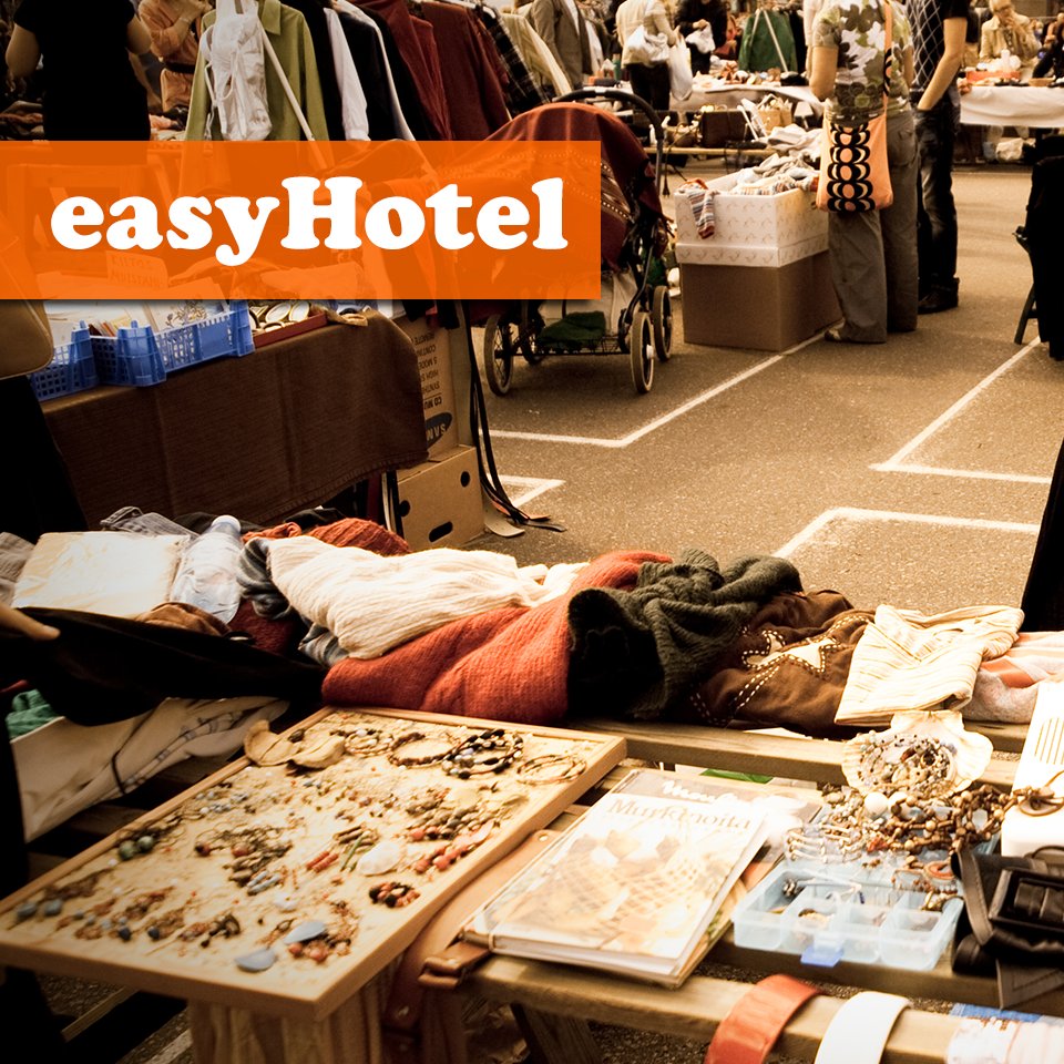 easyHotelOldSt's tweet photo. #Hackney Flea Market is full of #vintage clothes, records and more. Go see what you can find! https://t.co/mLXPkMLVh2 https://t.co/fCZpYe8UEI