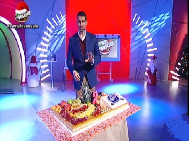 #TalDiaComoHoy 2015 <a href="/labasculaTV/">labascula.canalsur</a> celebró su 2º aniversario con <a href="/Enrique_chef/">Enrique Sánchez</a> <a href="/canalsur/">CanalSur</a> youtu.be/H_UKhjipmFQ #labasculacumple