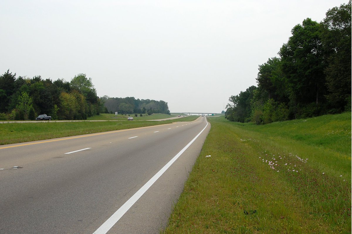 MikeTagert's tweet photo. AHEAD helped link North Mississippi towns such as @MyTupelo to @VisitColumbusMS via #MShwys. More > https://t.co/X04a0tFKg1 #MSDOT100 https://t.co/L9y4Yp3lfN