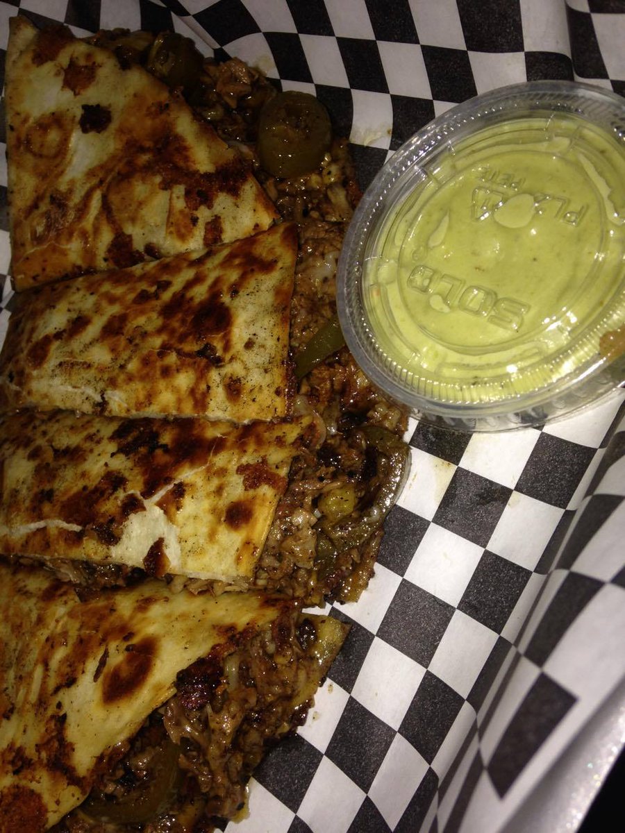 Highpoint650's tweet image. Looking for something fun to do tonight? Tour and then head over to Rahr for dinner and drinks. #rahr #nearsouthside #fortworth #brewery