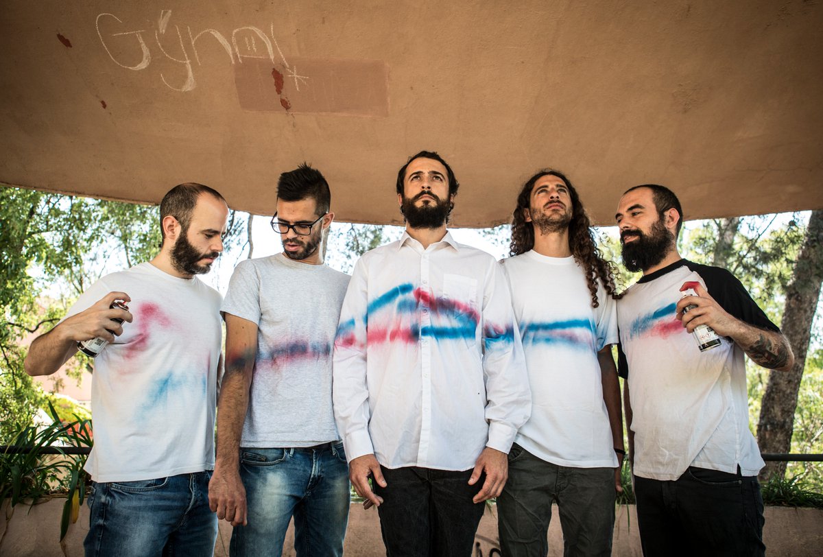 Estrella Damm Cat tweet media