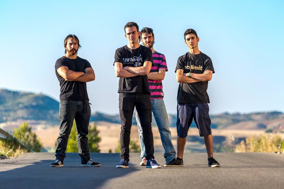 Nuestros paisanos <a href="/Los_Grajos/">La Sombra del Grajo</a>  comienzan gira este próximo sábado y como no, tenían que descargar en nuesto escenario en esta XIII edición.