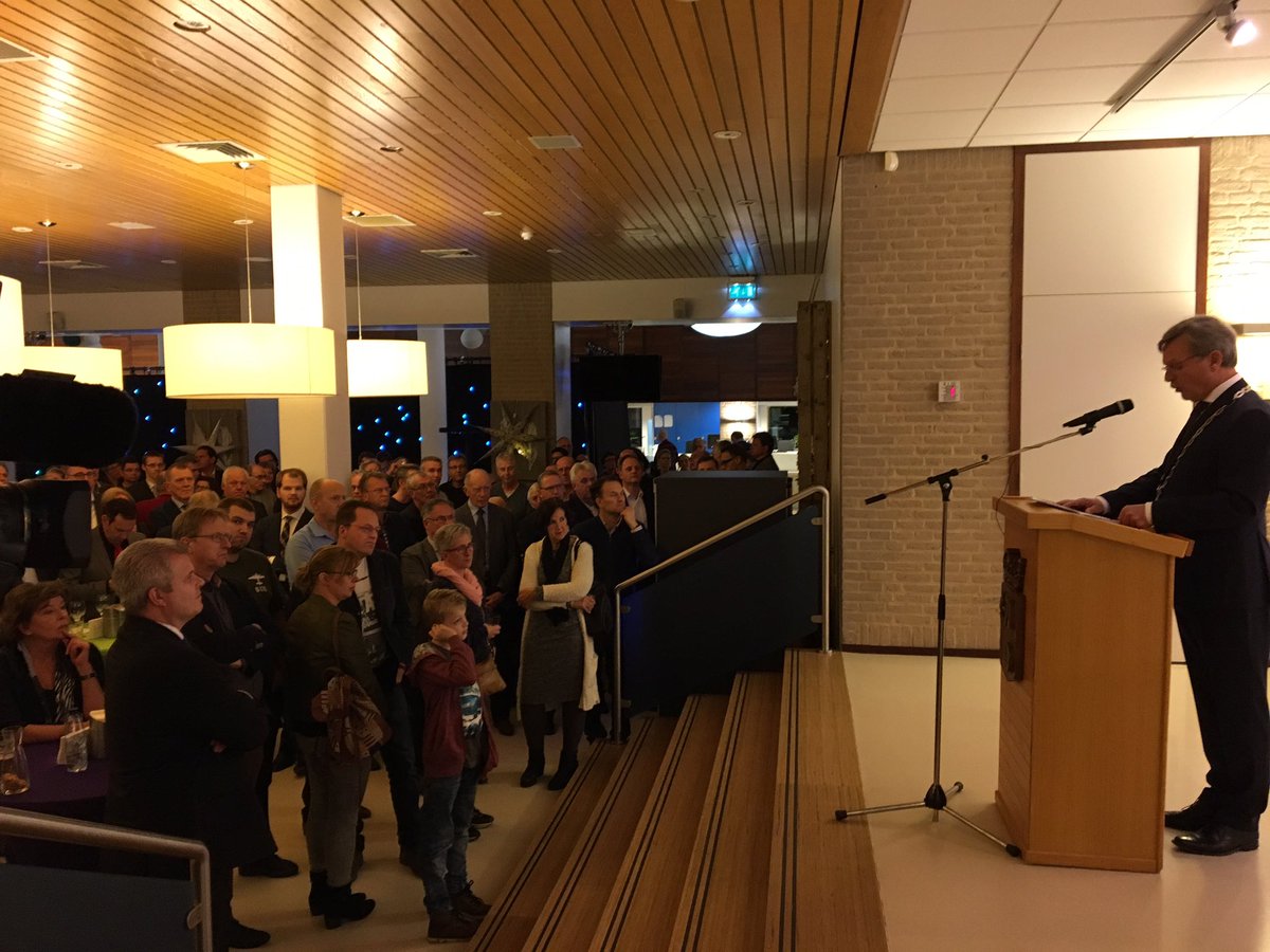 Burgemeester Van der Werff roept inwoners in  nieuwjaarsspeech op om aarde te redden van klimaatprobleem.