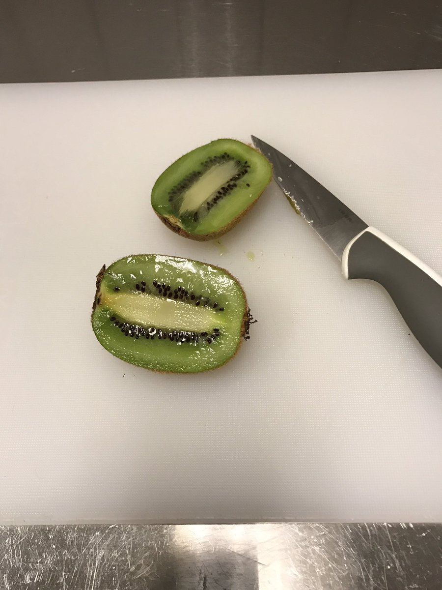 joweman's tweet photo. Dagens jakt på C-vitamin. #Fruktstund
Hej! https://t.co/05aEuu7CXB