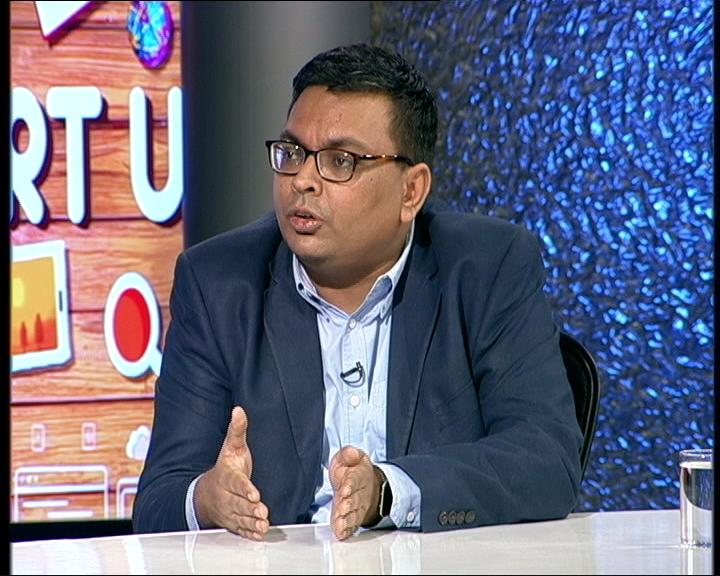 NDTVMindspace's tweet photo. @FreeCharge Ceo Govind Rajan to @NDTVPrime 'India is ready to go cashless' #NowPlaying @NDTVPrime @NatashaJogNDTV #CashCleanUp #startup https://t.co/wNIrs8ZL4G