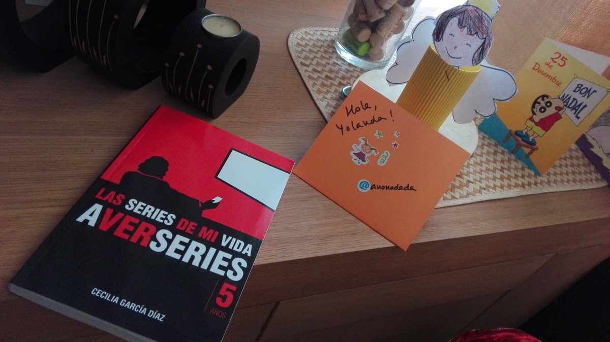 Yoricas's tweet photo. Porque una navidad sin recibir un libro como regalo no sería completa. Gracias @CeciliaGDiaz #Araneida #LasSeriesDeMiVida #AVerSeries <3 https://t.co/DTxZpvapwG