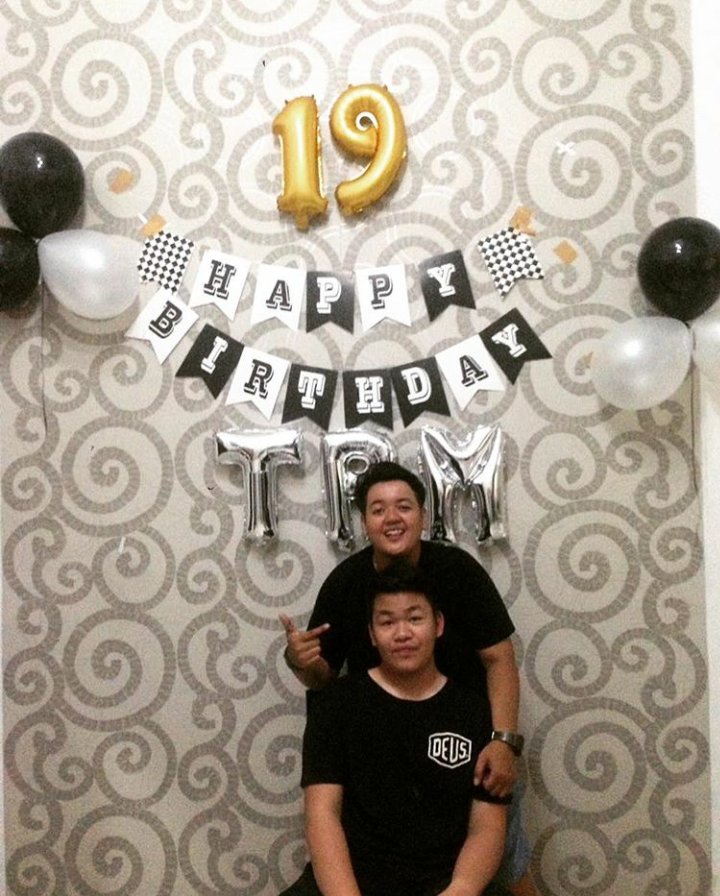 Tweets_CJR's tweet photo. B'day kesayangan💘💘 #19thTeukuRyz https://t.co/eGETNxV5XO