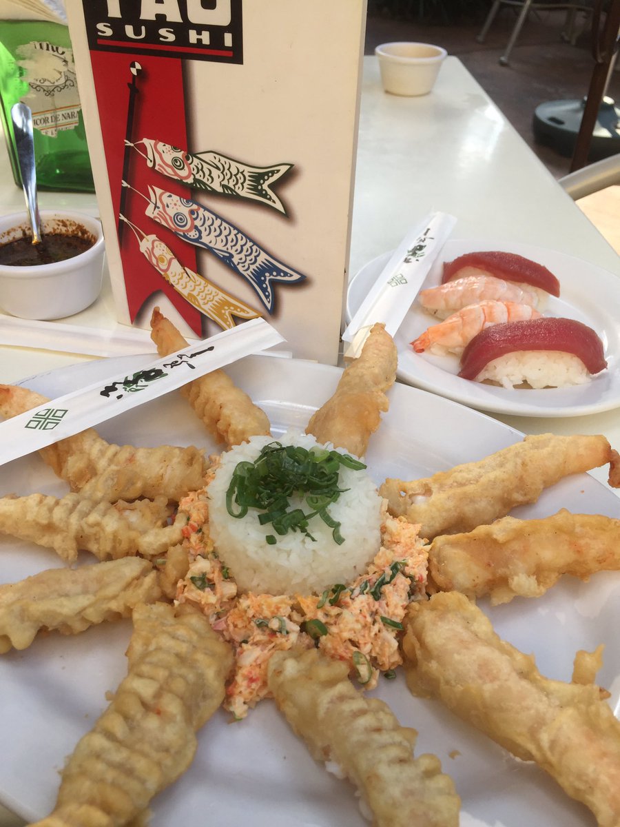 TAOsushi_'s tweet photo. Feliz año 2017 ven a comer a TAO https://t.co/l0NhiolQ9H