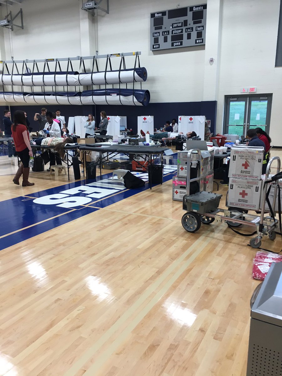 MorganSchoolNHS's tweet photo. Blood drive is in full swing in the gym! Come donate and save three lives!!! https://t.co/4OIaWyOZHB