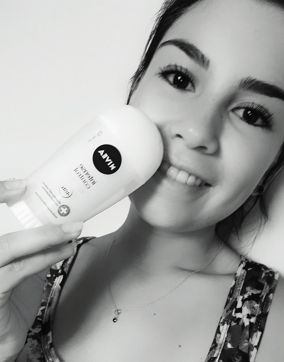 NicoletBel's tweet photo. Comenzando este día caluroso con mi nuevo desodorante #ProteccionClinical @NIVEAChile me encantó su aroma. @WomenTalk_Chile Gracias! https://t.co/cRlPMoBBEx