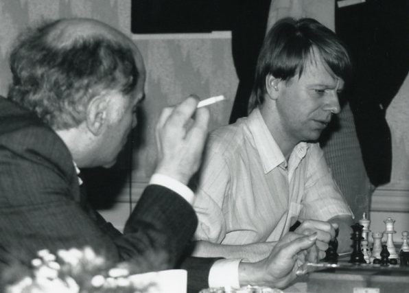 Lars Grahn on X: Brussels World Cup 1988. Mikhail Tal and Ulf Andersson.  Photo: Christer Olesen  / X